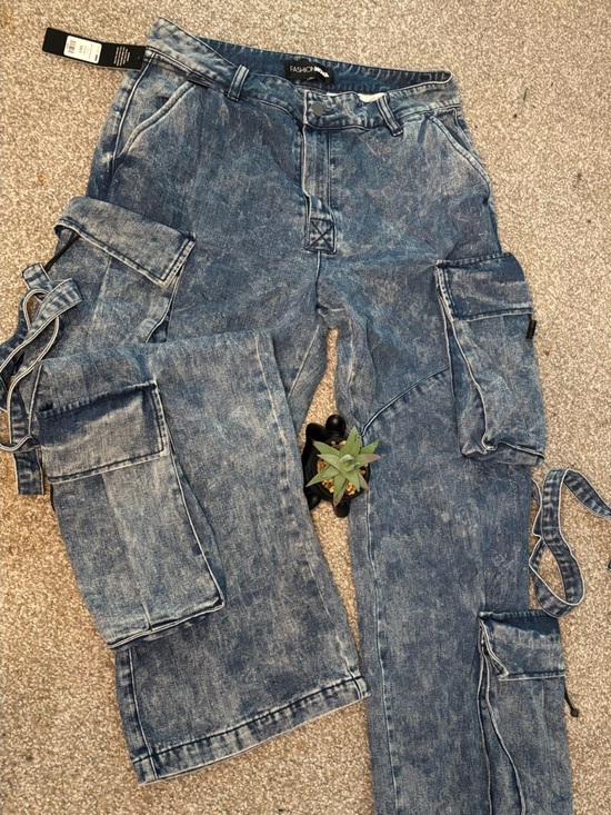 Fashion Nova Denim - Blue Washed Women’s Cargo Jeans - Classic Utility Style